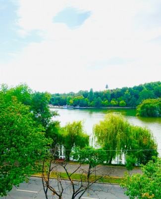 Apartament 2 camere de vanzare, vedere frumoasa catre parcul si lacul Herastrau, Bucuresti