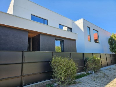 Swimmingpool villa for sale 5 rooms, fully furnished and equipped Pipera area, Bucharest