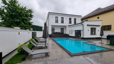 Swimming pool villa for sale 5 rooms Pipera area, Bucharest