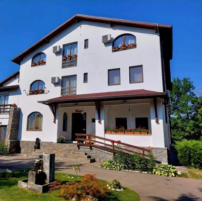 4 stars guesthouse for sale Cornu village, Prahova county 1,200 sqm