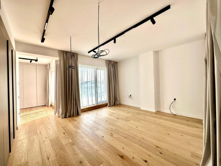 Vila noua de vanzare 5 camere zona Pipera, Bucuresti 365.79 mp