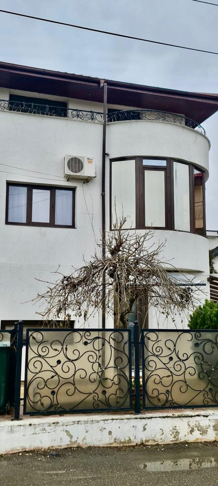 Vila tip duplex de vanzare 4 camere zona Pipera, Bucuresti